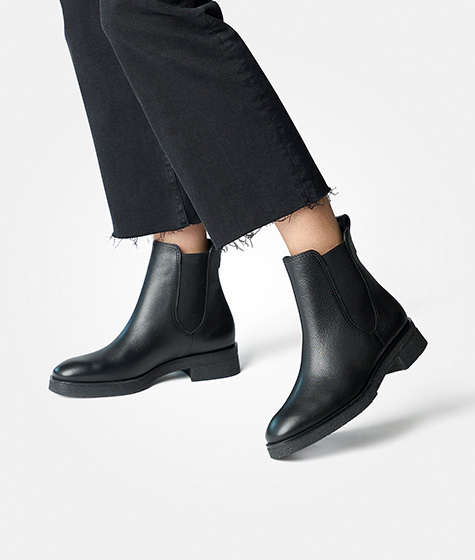 Feminine chelsea sales boots