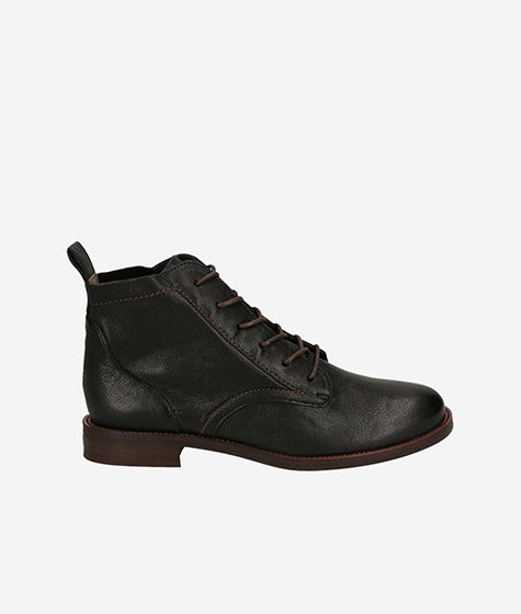 Classic lace up boots hotsell